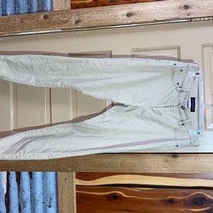 Slightly worn Reg. 8 Aéropostale High Rise Curvy Jeggings